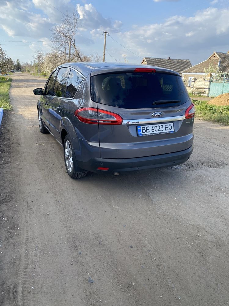 Ford S-Max 2013 рік офіційна. Купувалось в Україні