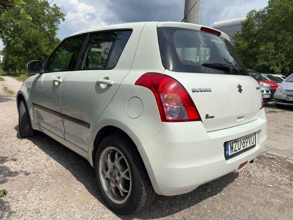 Suzuki Swift 1,3 GAZ 09r 4×4 bdb stan do jazdy ładny