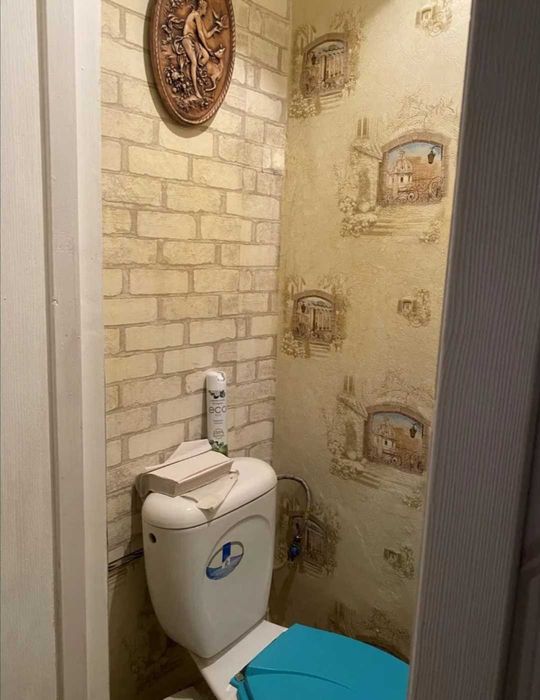 № 11716 - 3 к. квартира, Озерне, 1/4 пов., цегла, прибудований балкон