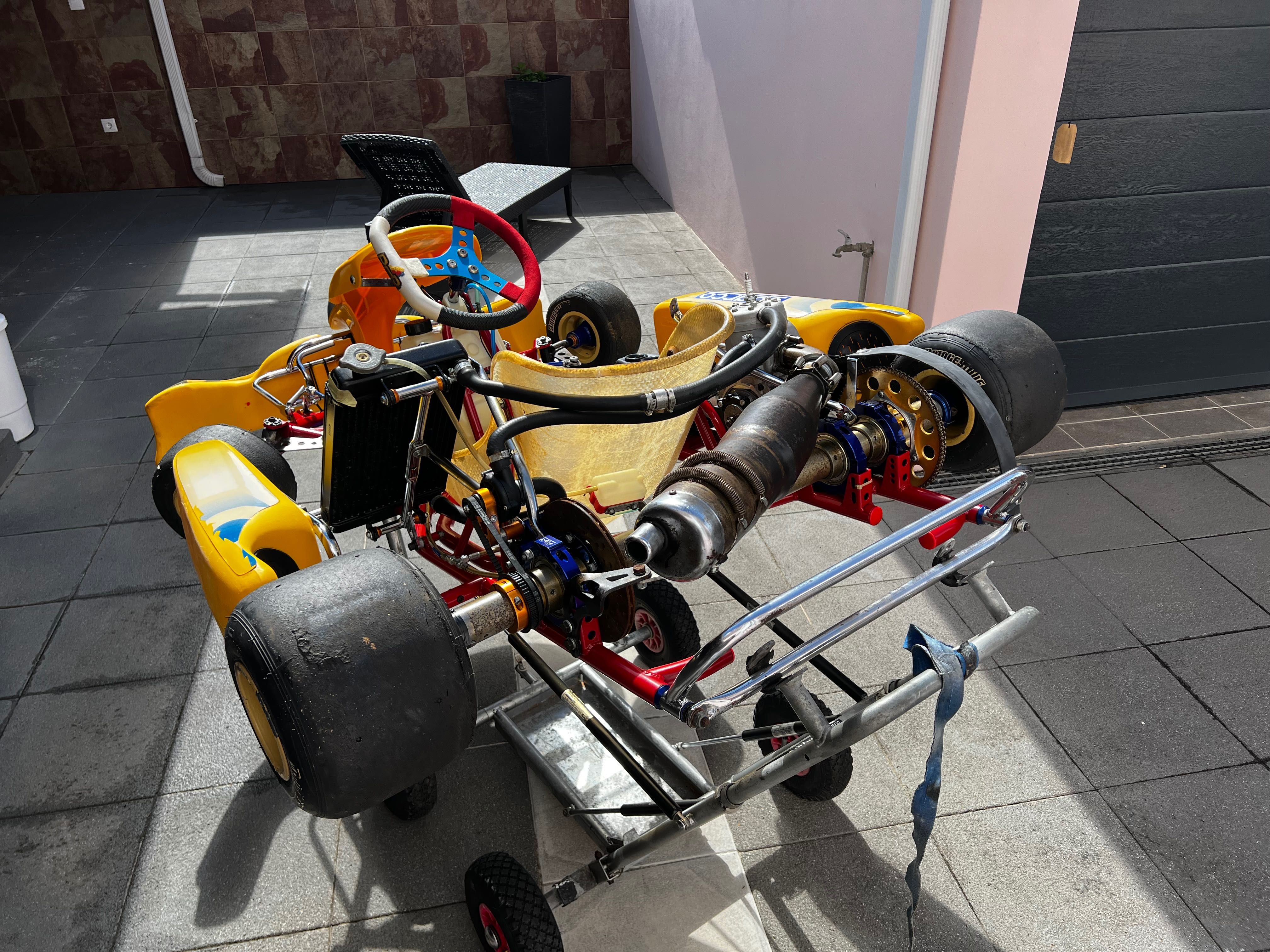 Karting 100cc marca PCR Com dois motores com rodagem por fazer