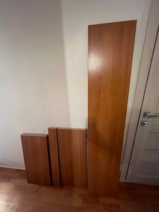 Набір полиць/матеріал для виготовлення полиць чи стелажів