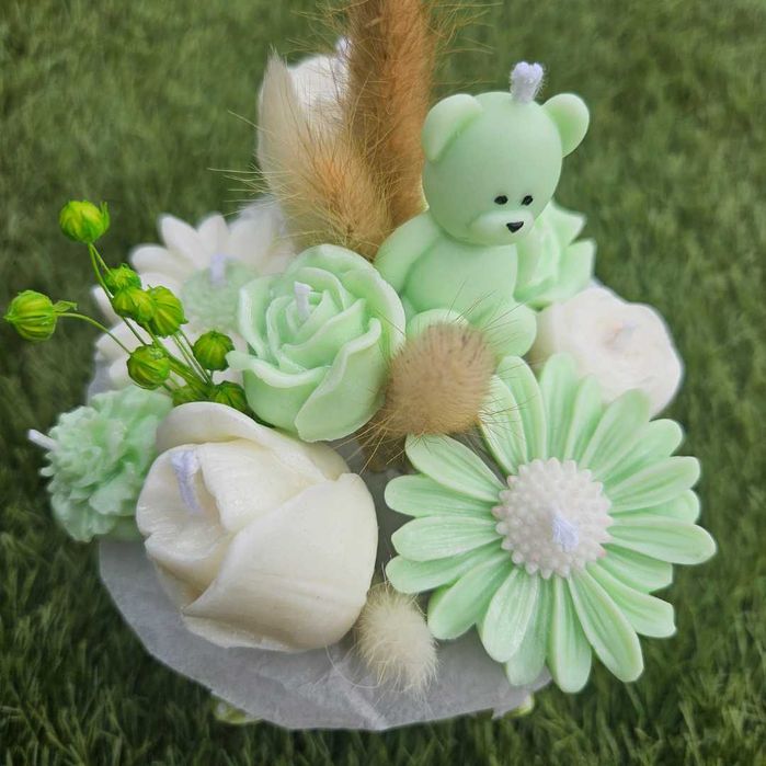 Arranjo de flores em vela