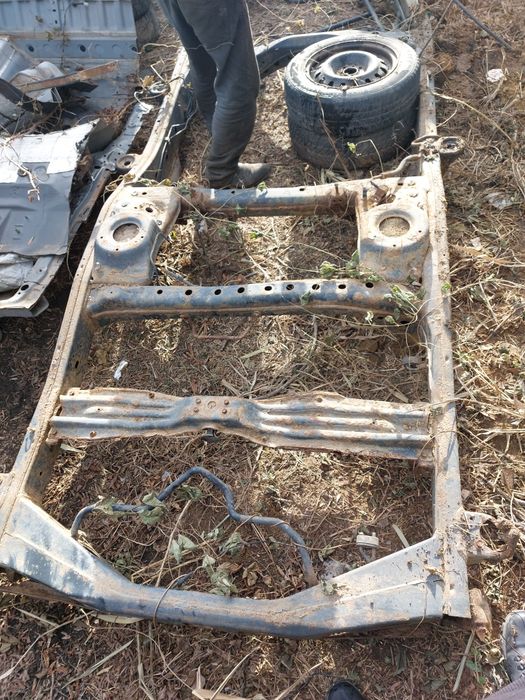 Lexus LX 470 рама