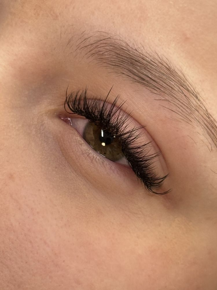 Stylizacja rzęs małe i duże objętości, wet look, wispy!