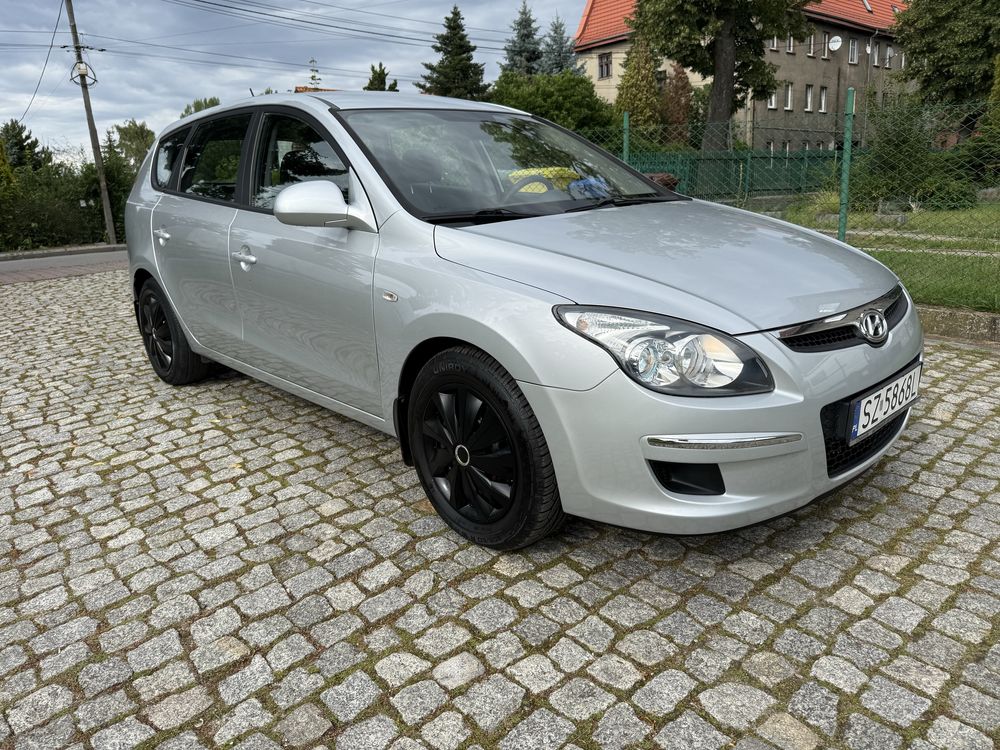 Hyundai i30 2009r 1.4b