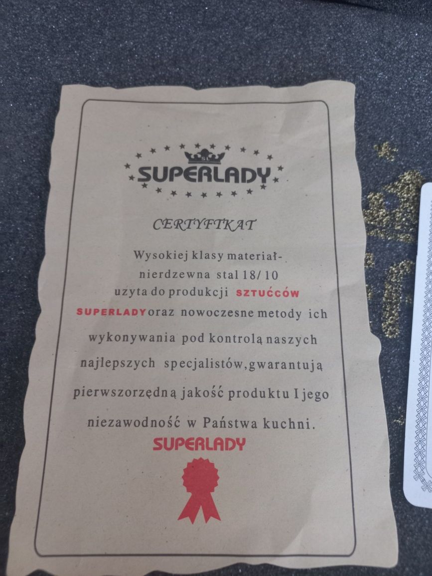 Sztućce Superlady w walizce