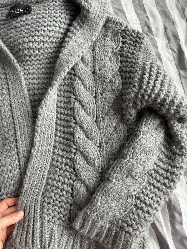 Sweter oversize szary kardigan z kapturem