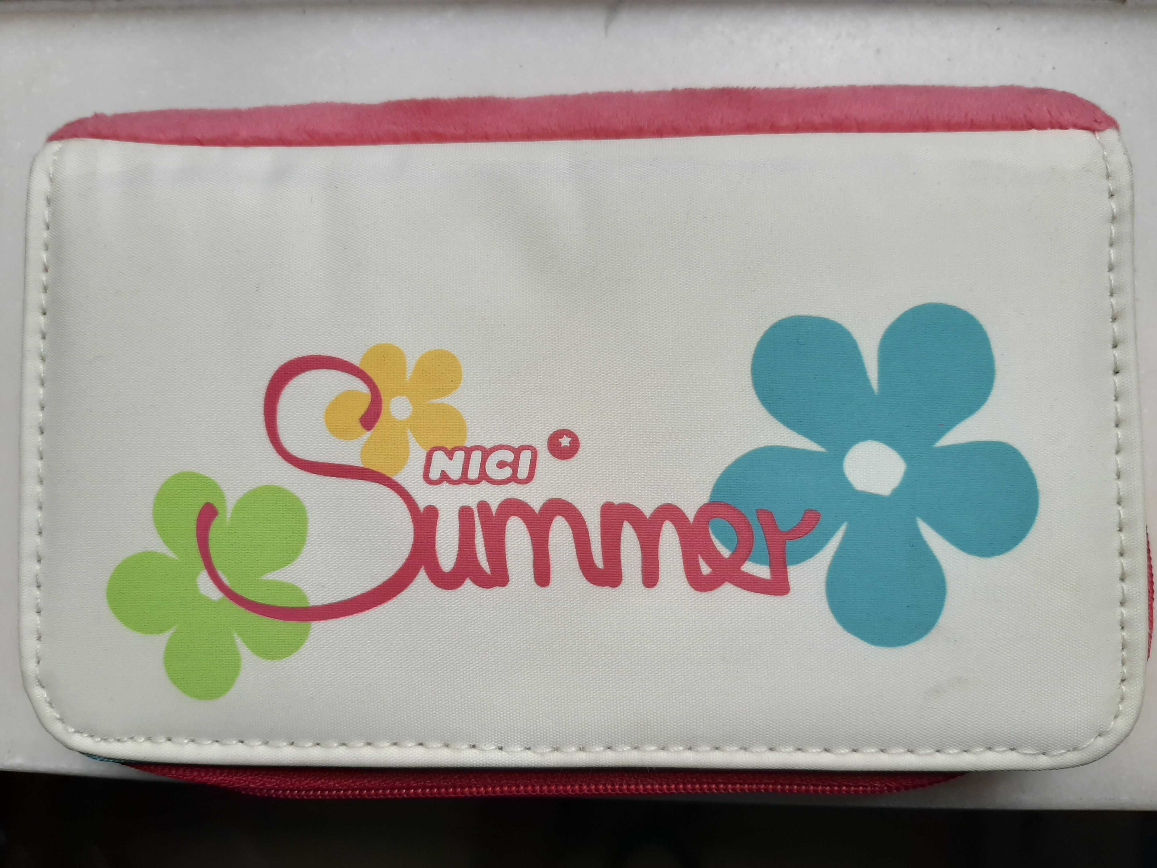 Carteira Nici Summer em veludo e tecido