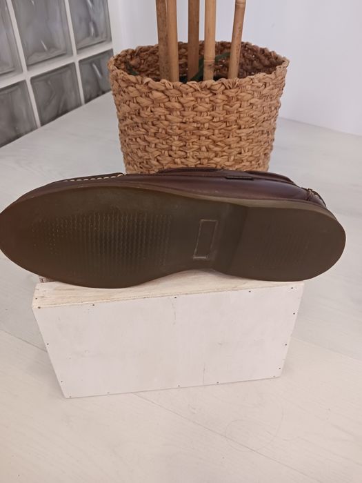 Sapatos NOVOS tam 41