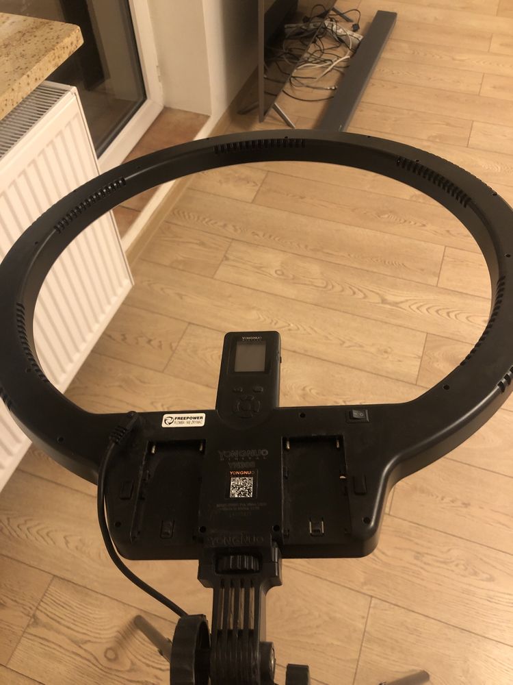 Lampa ze statywem