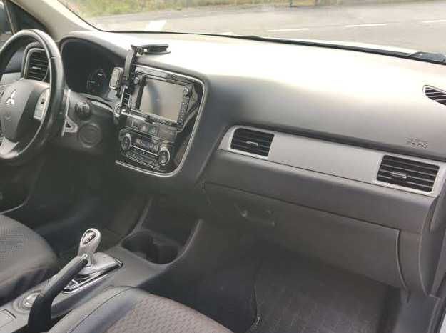 Mitsubishi Outlander 2.0 PHEV Intense Navi