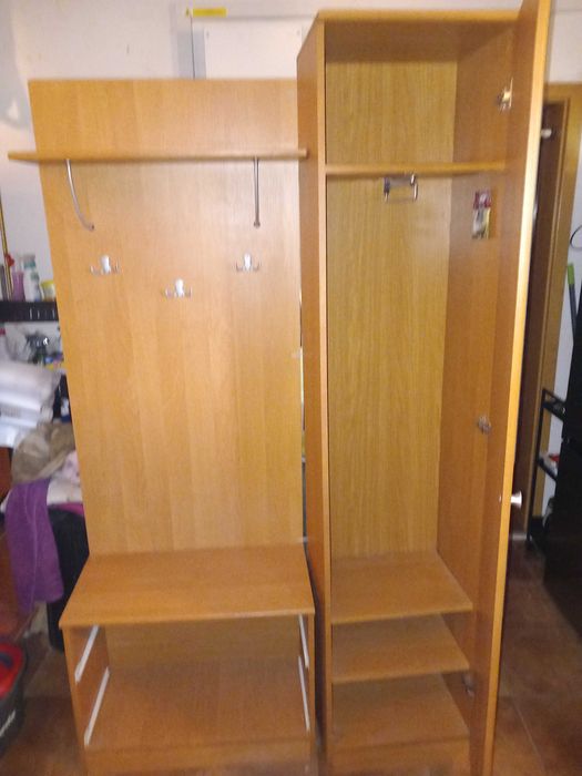 Szafę ubraniową z lustrem oddam za darmo