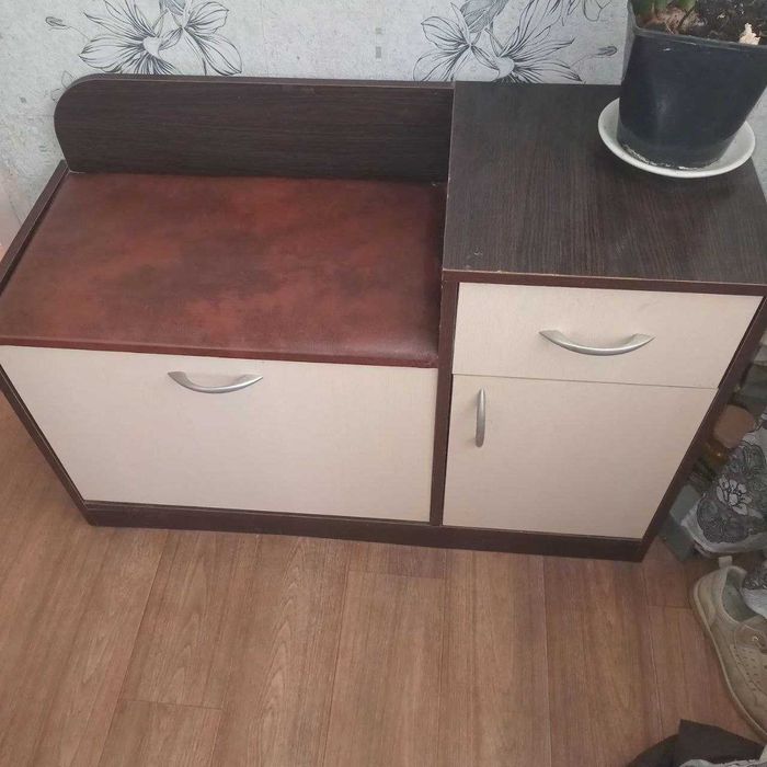 Продам тумбу для взуття