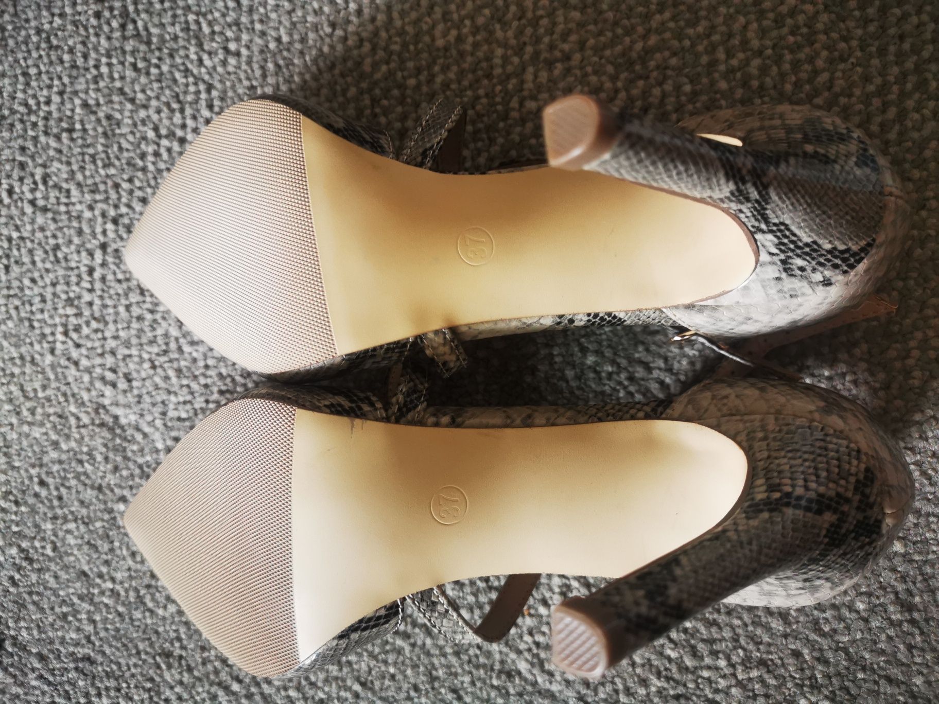 Stilettos Shoes padrão cobra n. 37 Seaside