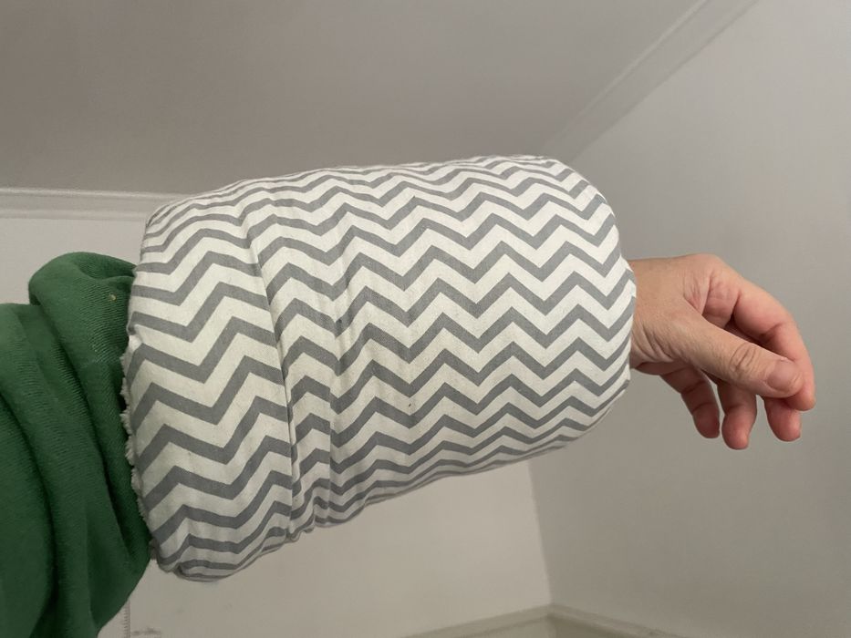 Almofada para segurar bebê