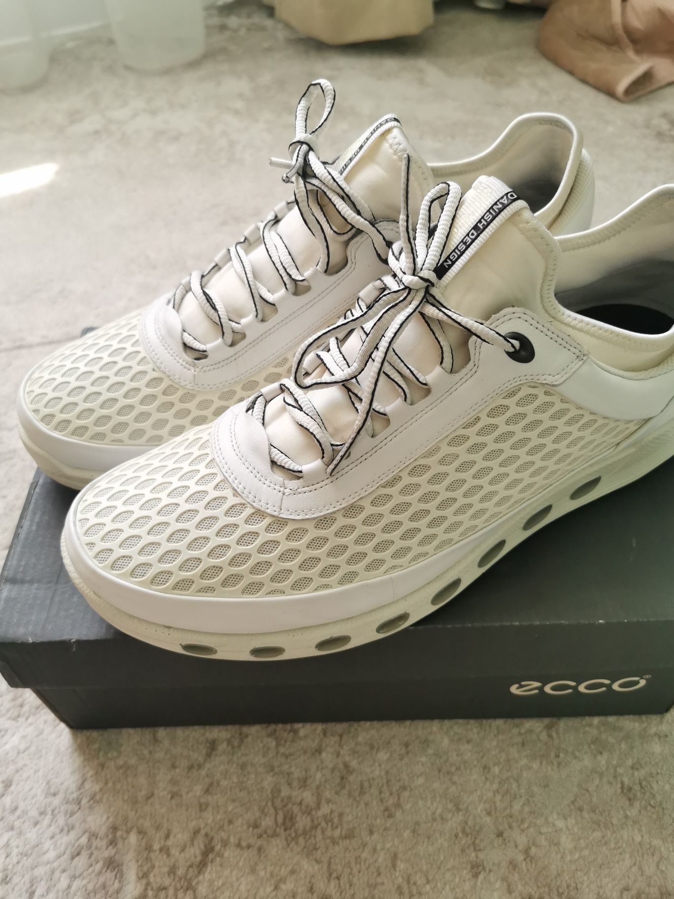 Продам ecco кросівки Ecco