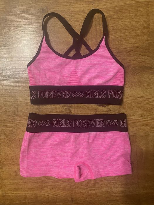 Sportowy zestaw majtki i stanik