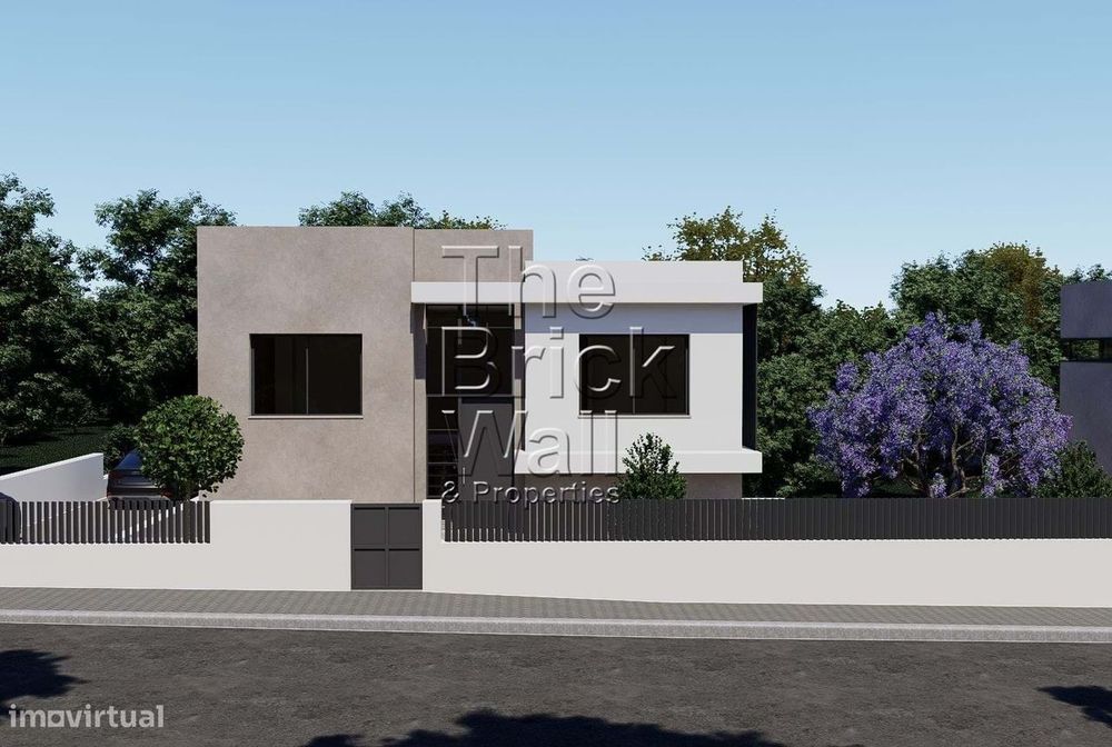 Lote de terreno de 500m² com projecto de construção de moradia, em Abr