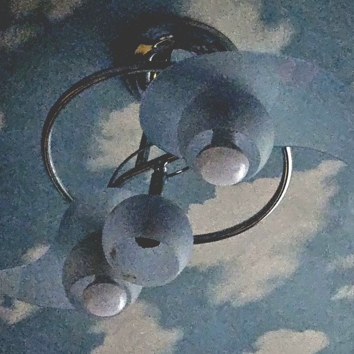 Продам люстру б/у