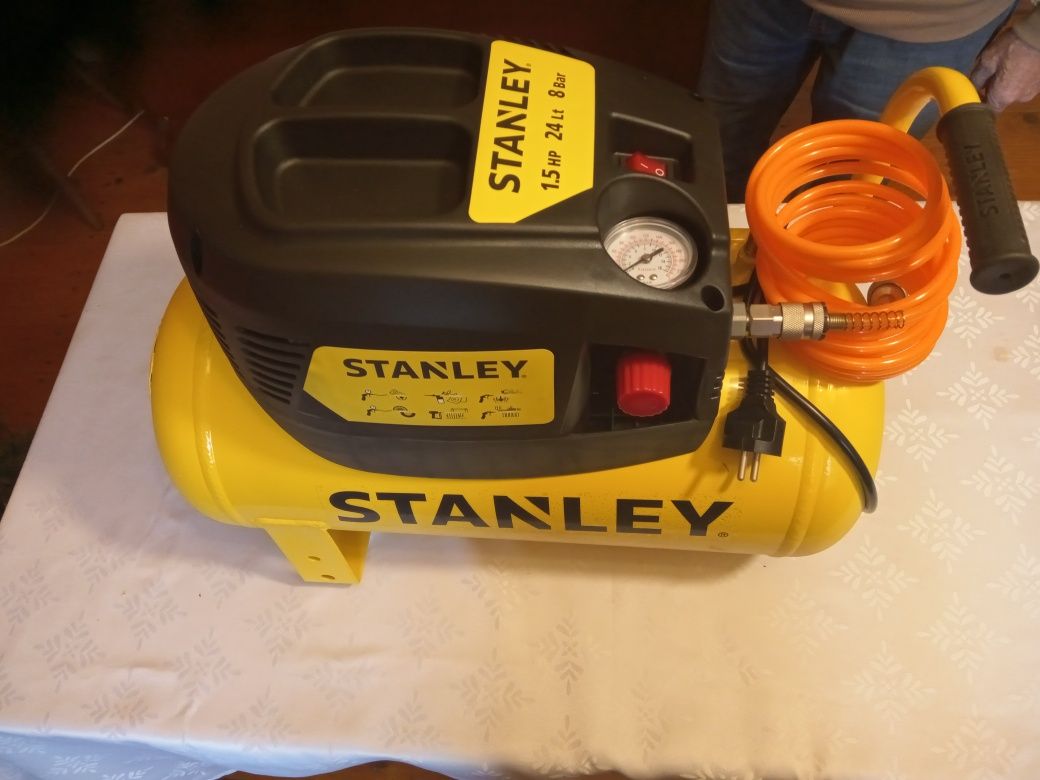 Stanley kompresor bezolejowy