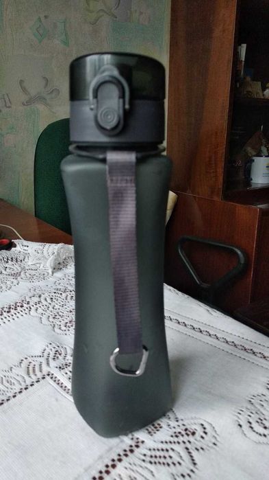 Продам спортивную бутылку для воды бренда "MIX&MATCH"