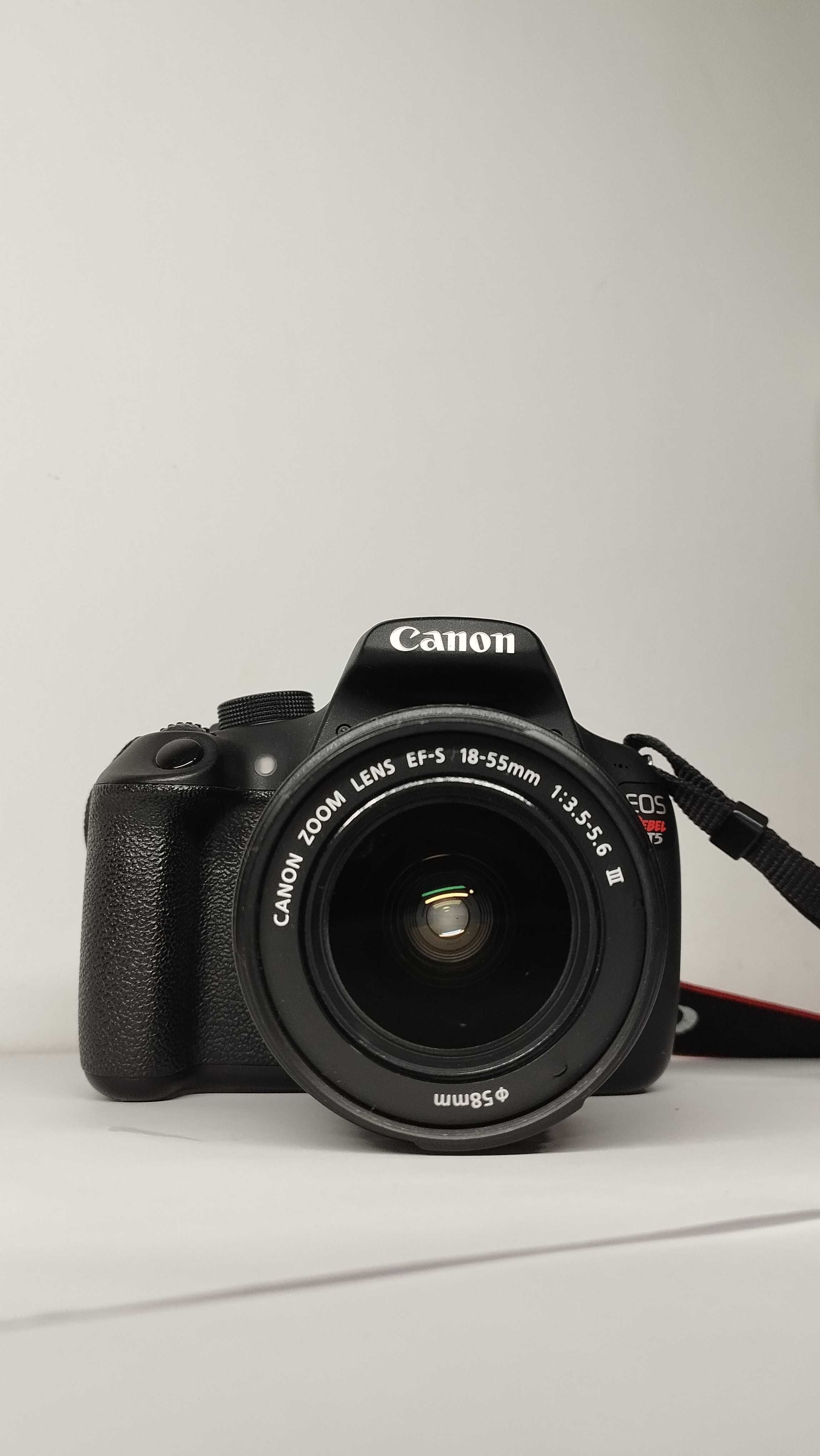 Câmera Canon EOS Rebel T5; lentes 18-55mm