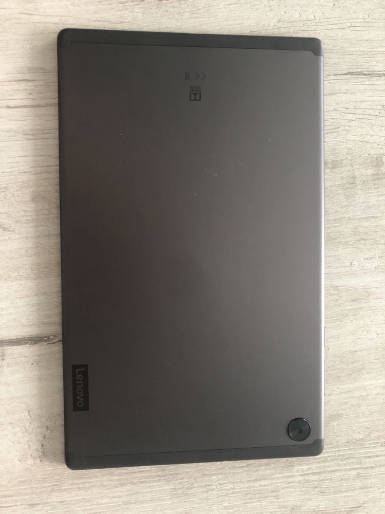 Tablet lenovo tab m10 HD + etui bez ładowarki
