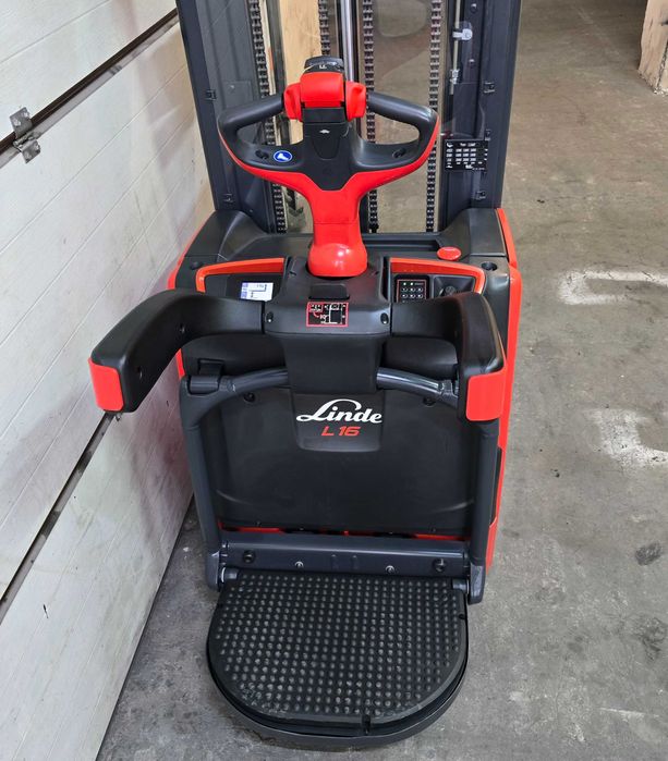 Штабелер самохідний Linde 1.4 тонни, підйом 4,352 метра 2021 рік