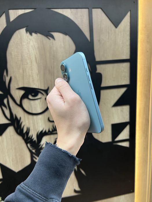 IPhone 16 256gb teal Костюшка 5