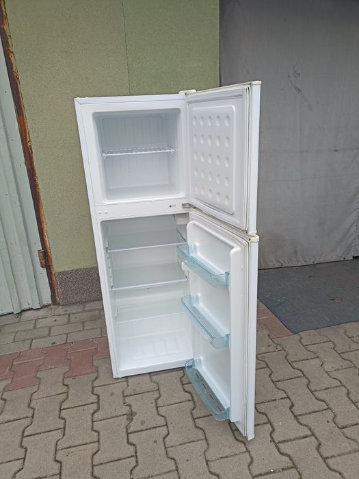 Lodówka 140 cm        .