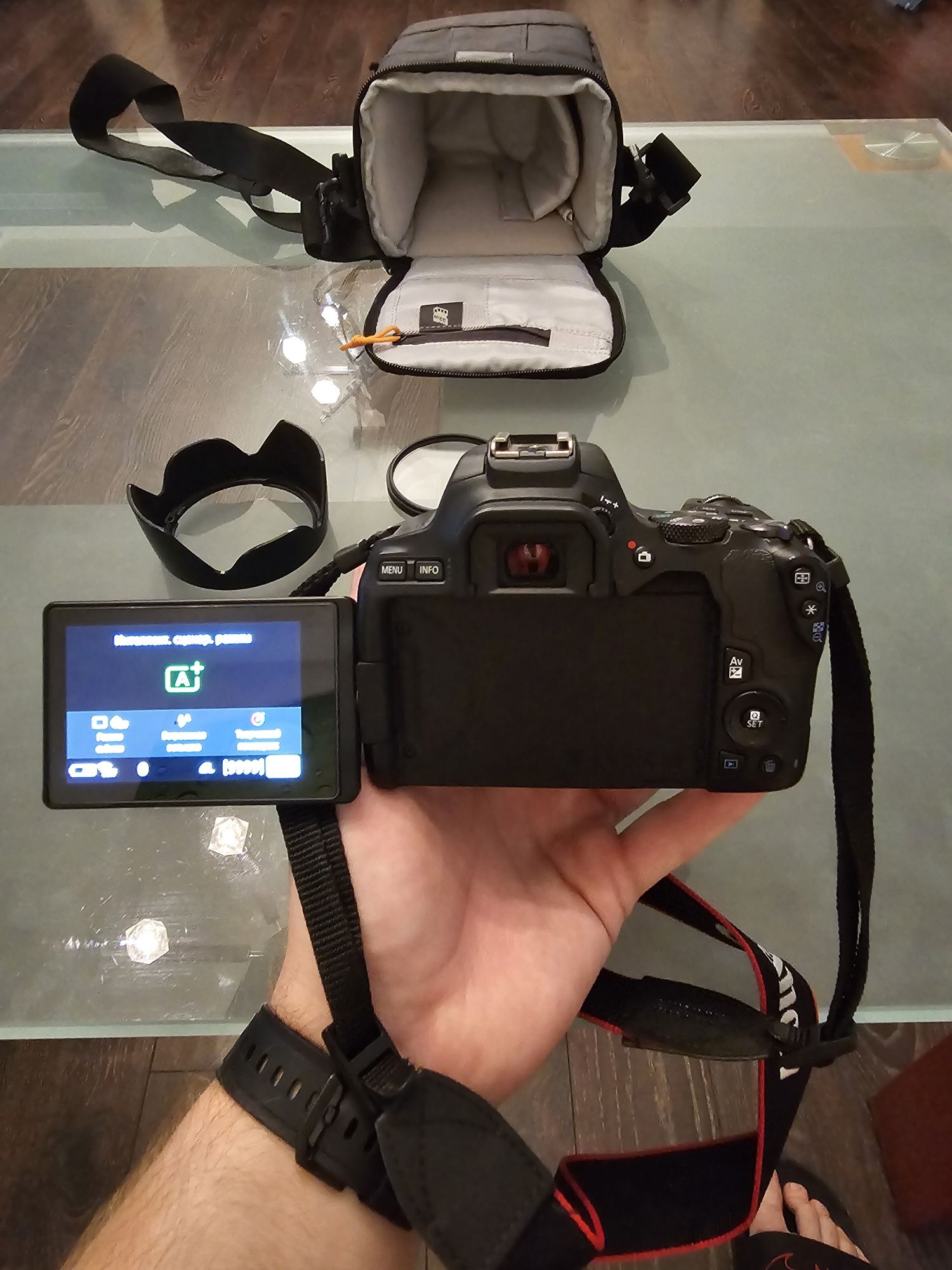 Canon 250d + Canon efs 18-135mm nano usm Statyw velbon Light Max 1