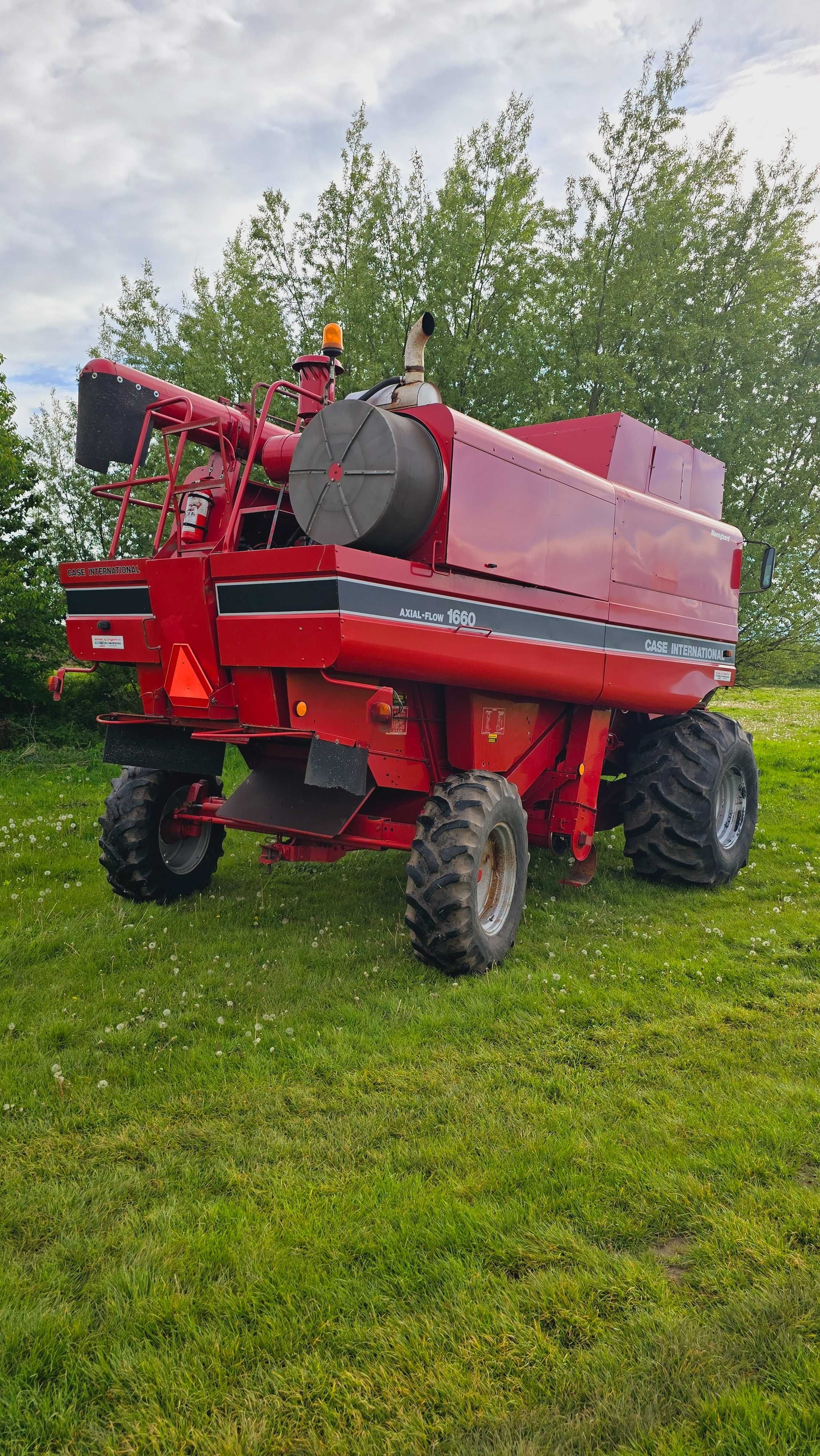 Комбайн кейс 1660Е 1993рік з жаткою 5м