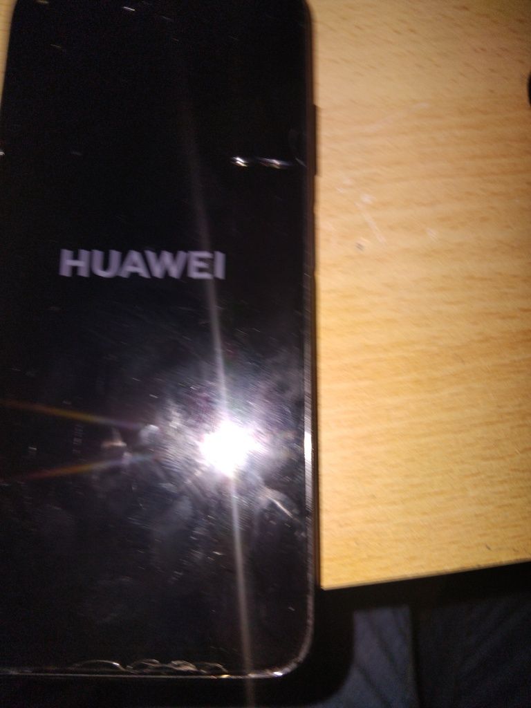 Vendo iphone xs e Huawei p40 lite 100€ cada um ou troca por iphone 12
