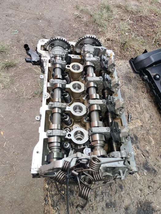 ГБЦ головка блоку 1.6 16V Peugeot 3008 Citroen DS Opel  9822246110