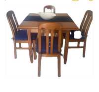 Mesa de sala e 4 cadeiras em pinho mel