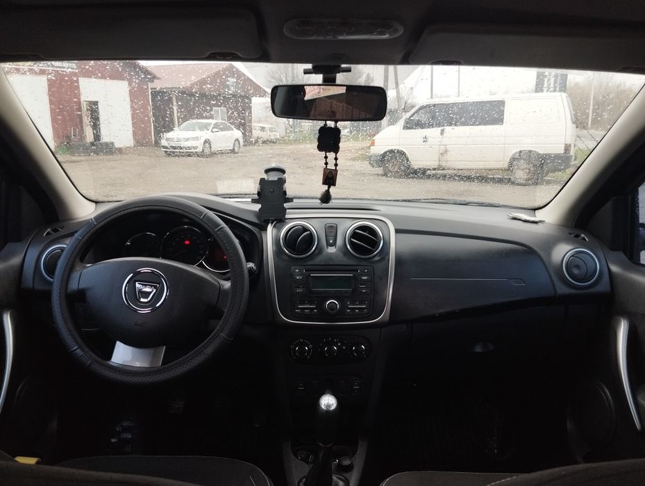 Dacia sandero 2013 року 1.2 бензин