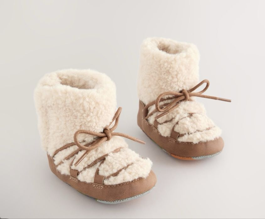 Теплі чоботи для немовляти