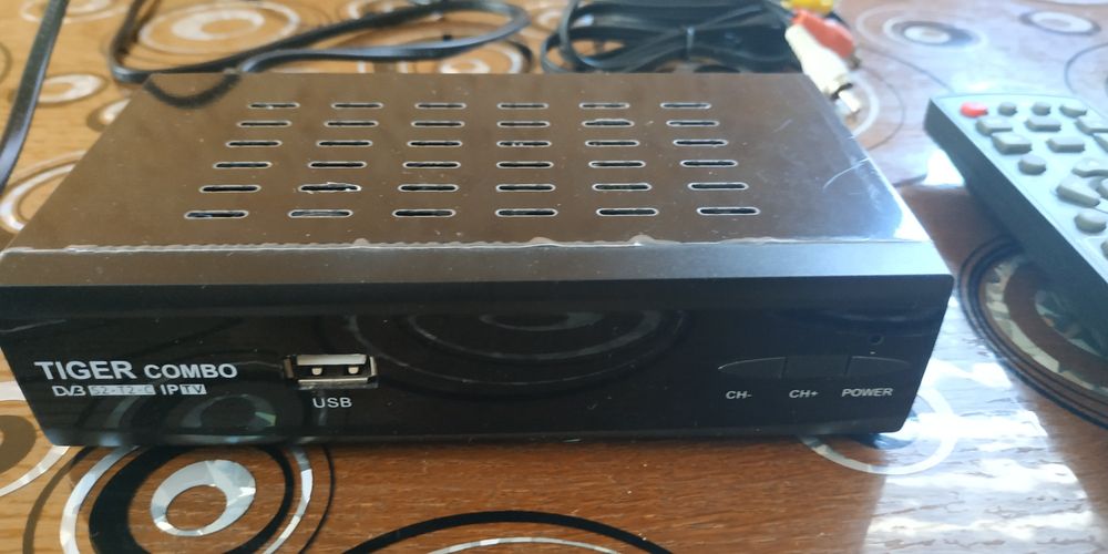Ресивер (Т2 + спутник+ iptv) TIGER Combo