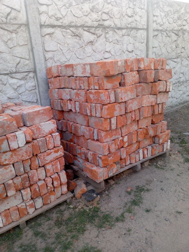 Продам цеглу білу і червону