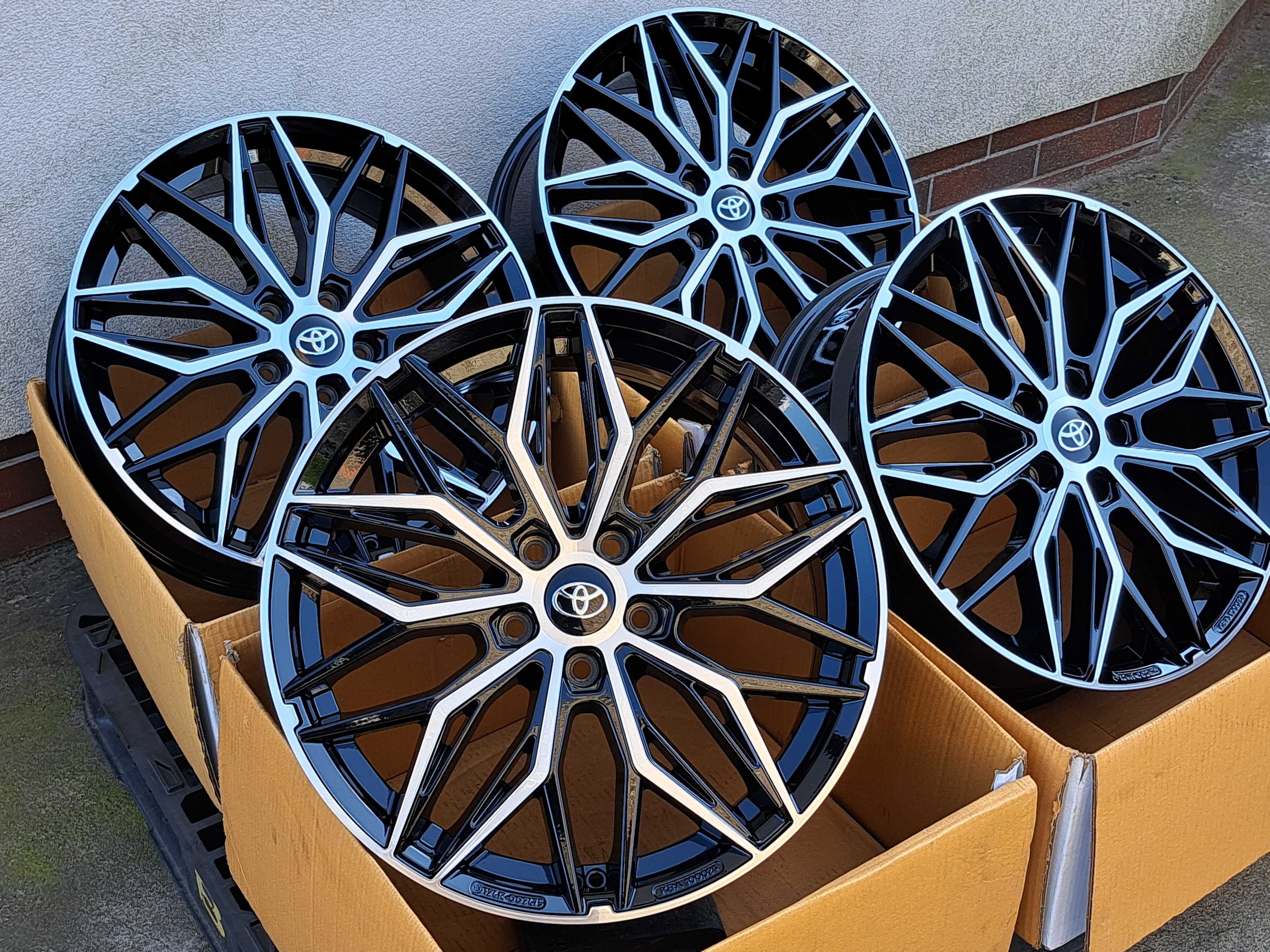 Alufelgi TOYOTA 17 5x114,3 Auris Corolla Avensis Verso INNE! CNC CA26