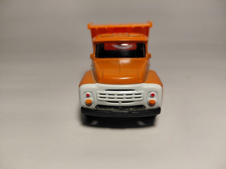 Моделька ЗІЛ-130 масштаб  1/52