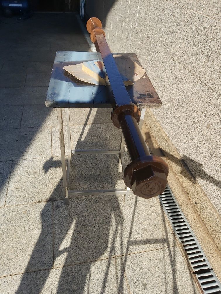 Eixo de rodado de carro de bois