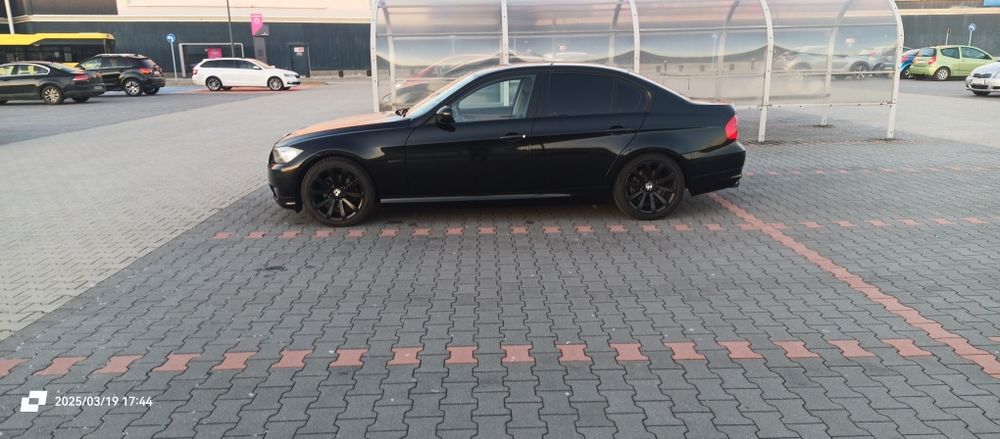 BMW E90 320i 2010rok