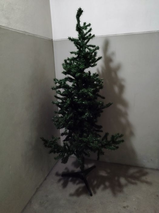 Arvore de Natal.  Mede 1, 60