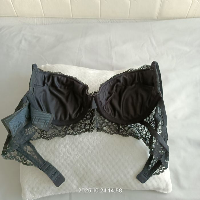 Biustonosz push up , r.80/B, marki H&M