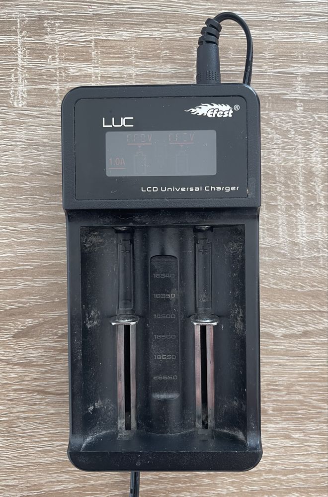 Latarka Olight M21-X Warrior + 2x akumulator 18650 oraz ładowarka