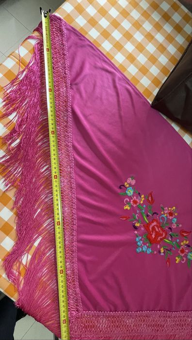 Saias e Mantones  Sevilhanas