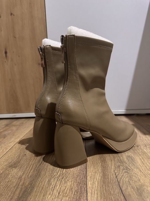 Чоботи осінні жіночі