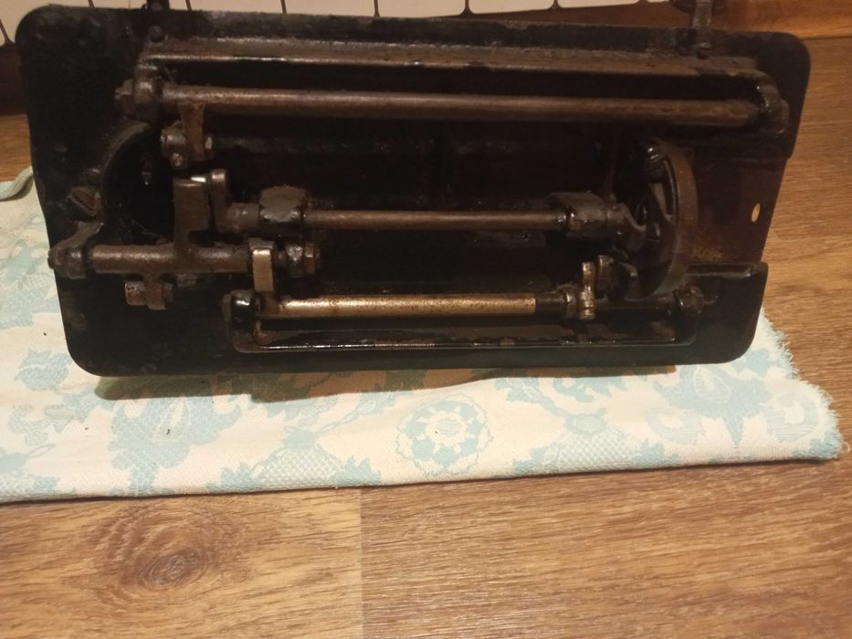 Продам швейную машинку ЗИНГЕР