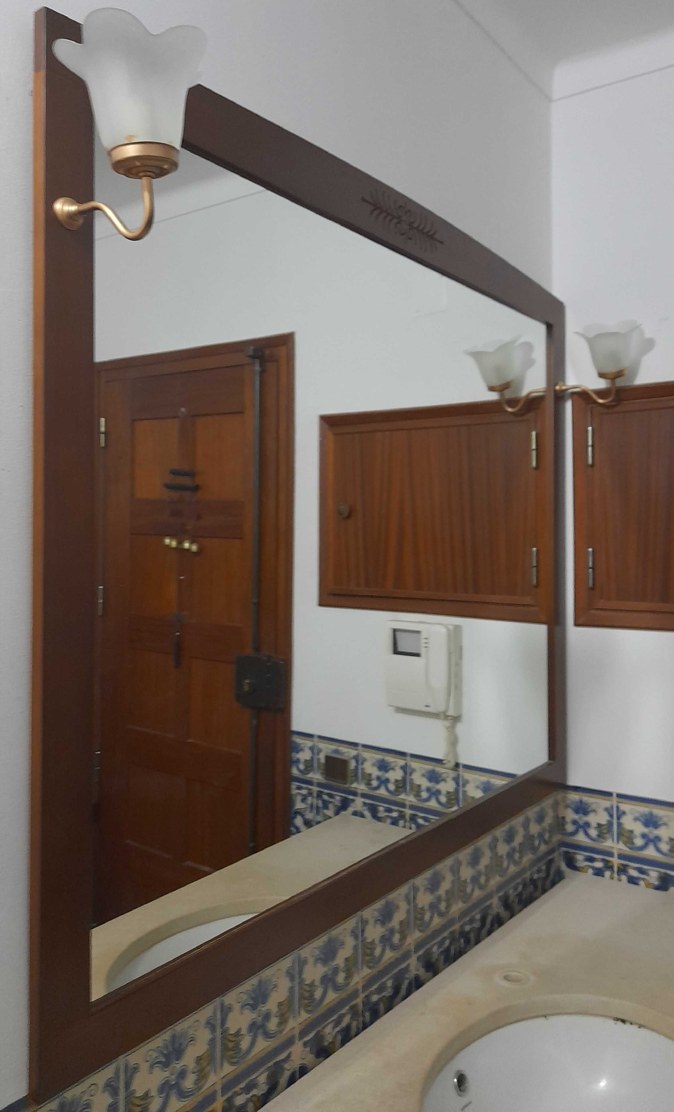 Movel WC com Espelho  em  muito bom estado